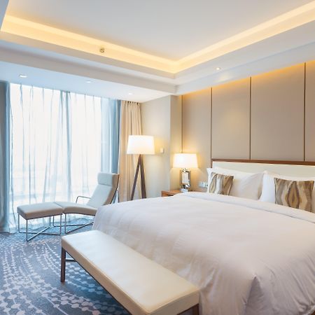 Intercontinental Jinan City Center By Ihg Exteriör bild