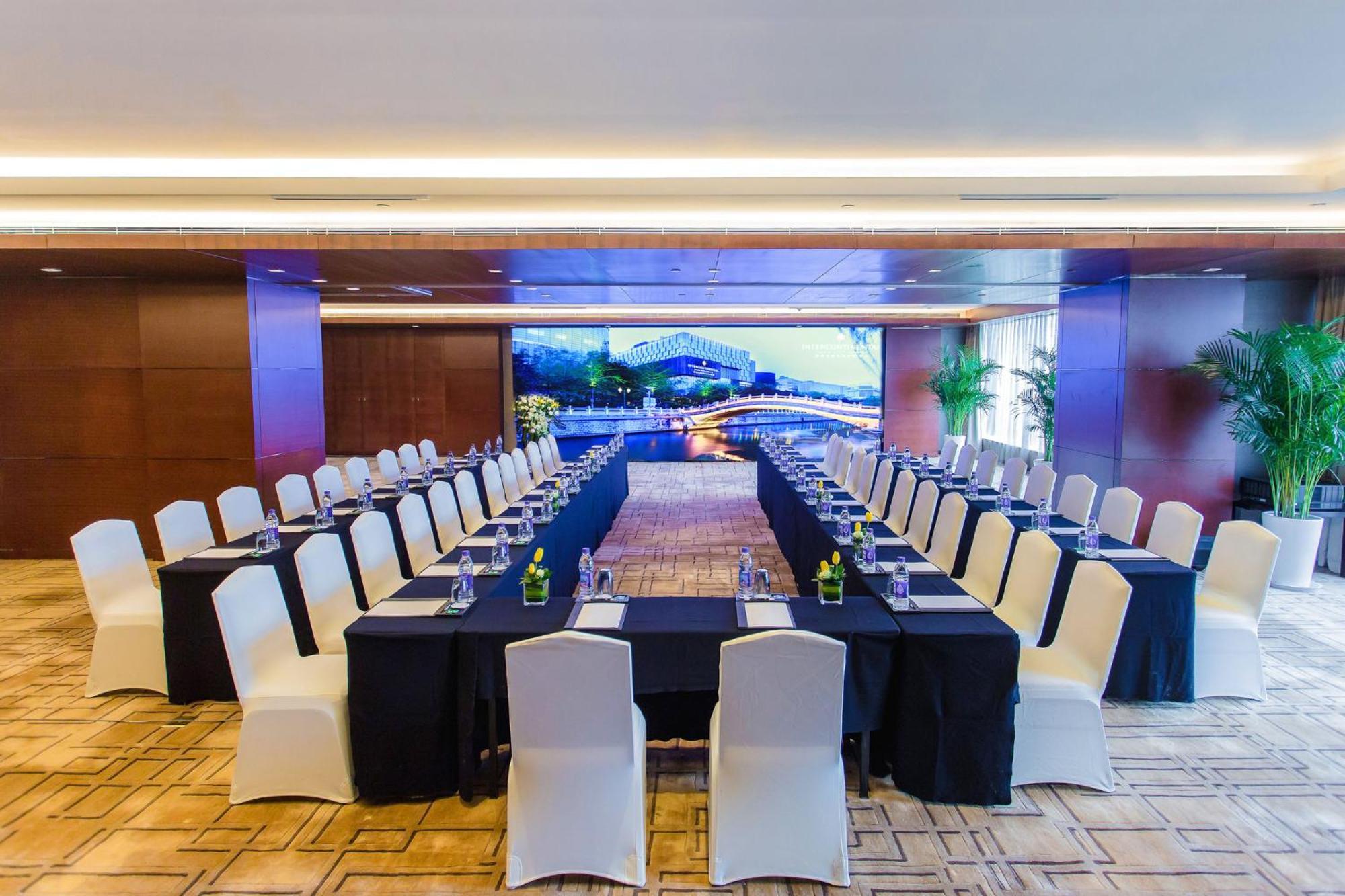 Intercontinental Jinan City Center By Ihg Exteriör bild