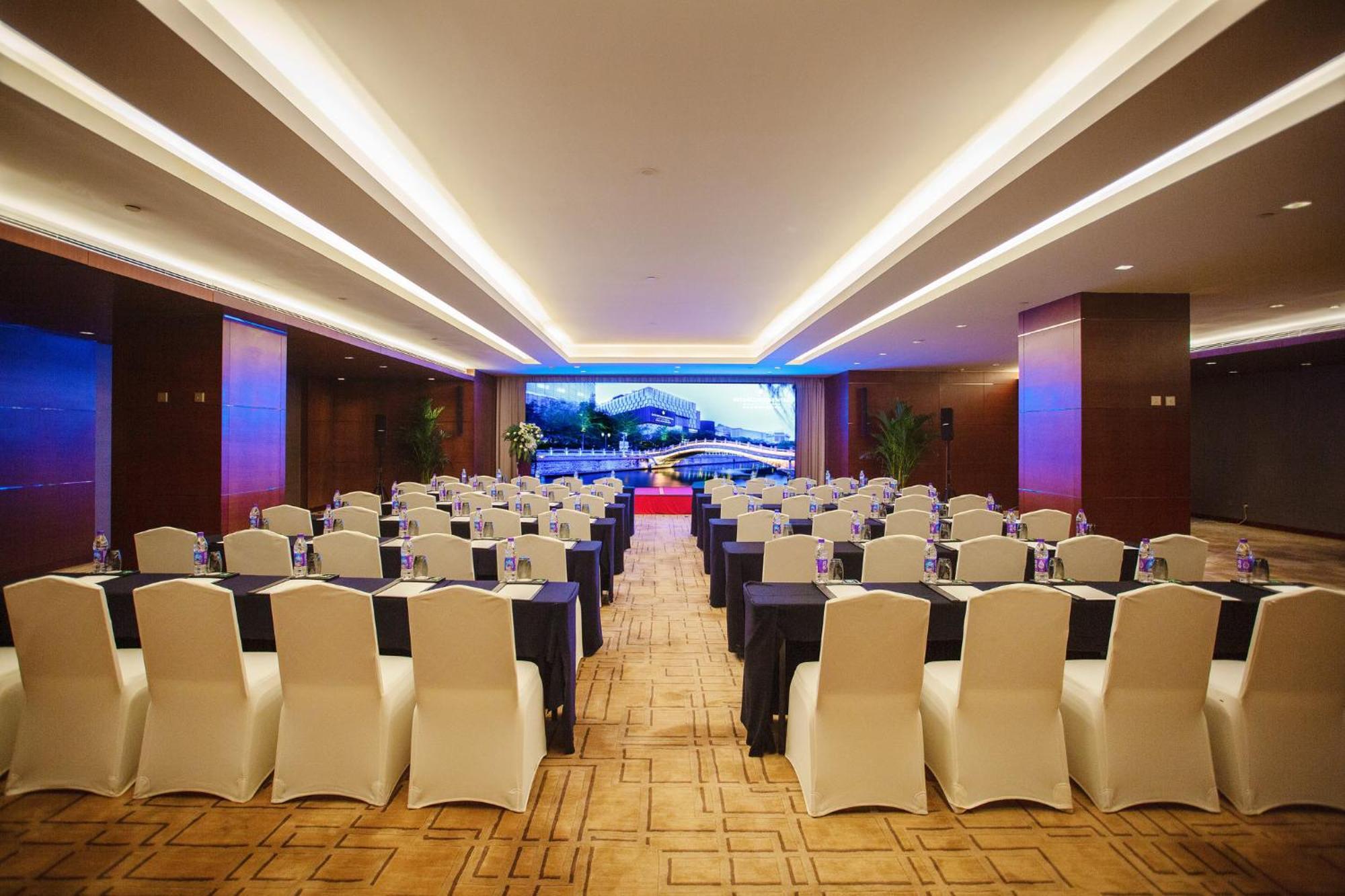 Intercontinental Jinan City Center By Ihg Exteriör bild