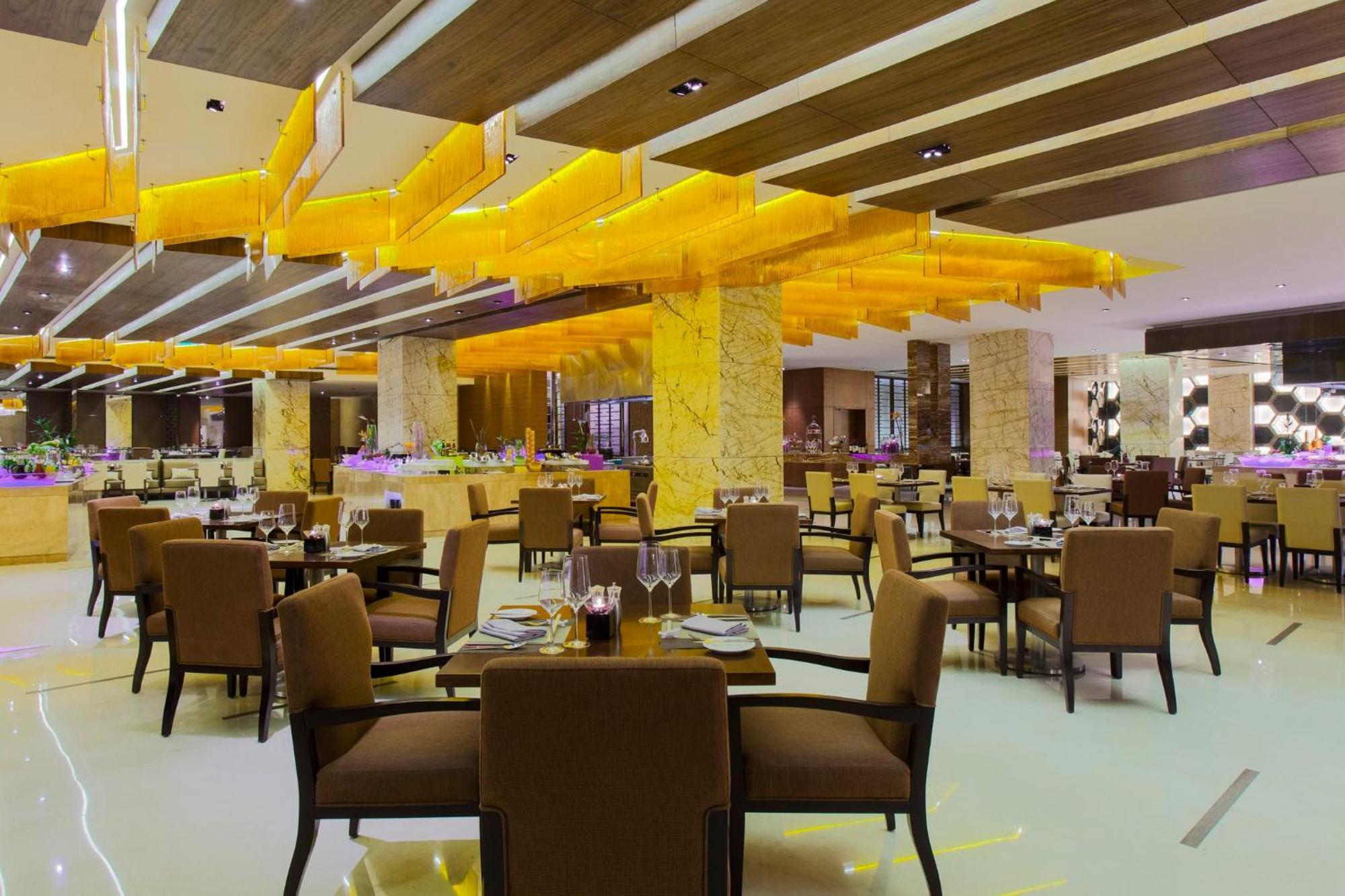 Intercontinental Jinan City Center By Ihg Exteriör bild